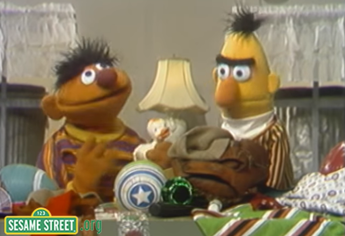 Sesame Street: Ernie's Quick Clean Up