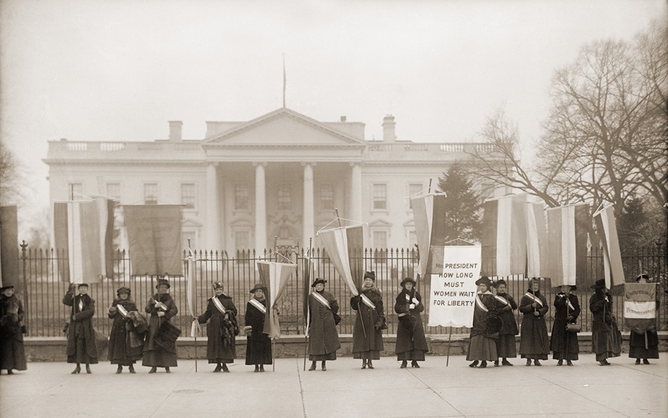 19th Amendment activists protesting in front of the White House