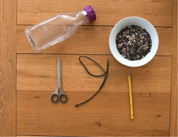 Make a recycled birdfeeder